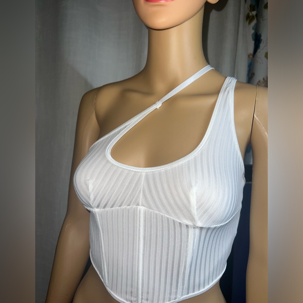 Crop top white casual plain tight sleeveless